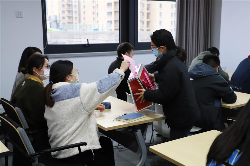 电子游戏平台app